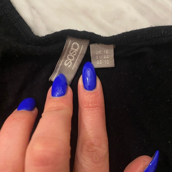 ASOS Tall Black Long-Sleeve V-Neck Bodysuit - Picture 4 of 5